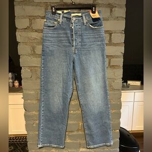 Hi rise Levi jeans. Size 29